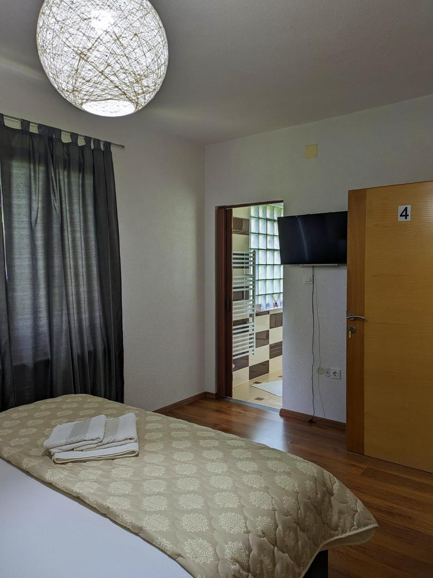 Vacation Home Keskic Velika Gata 外观 照片
