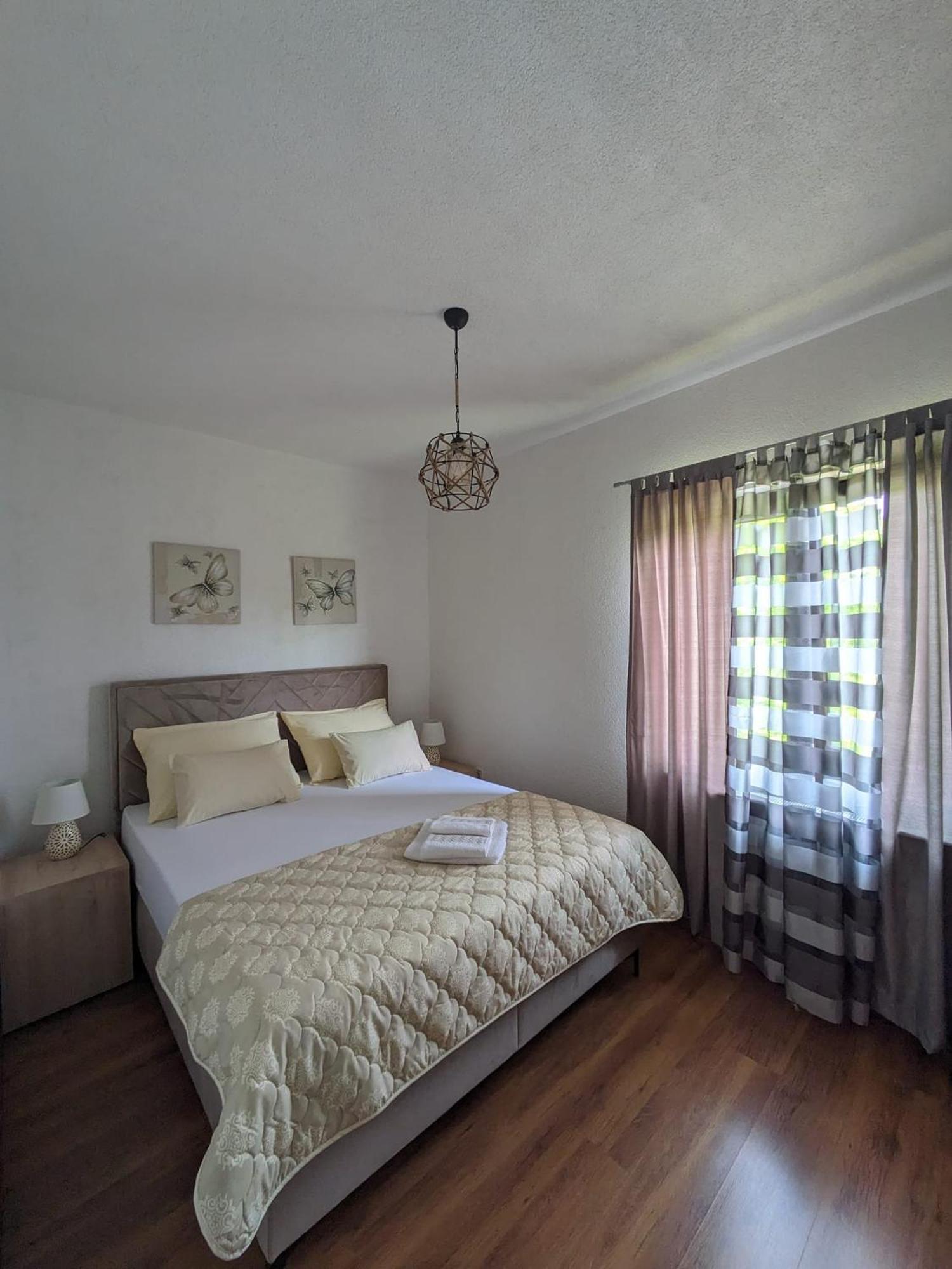 Vacation Home Keskic Velika Gata 外观 照片